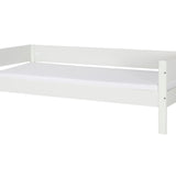 Huxie basic säng utan lamellbotten med vit ram sedd framifrån