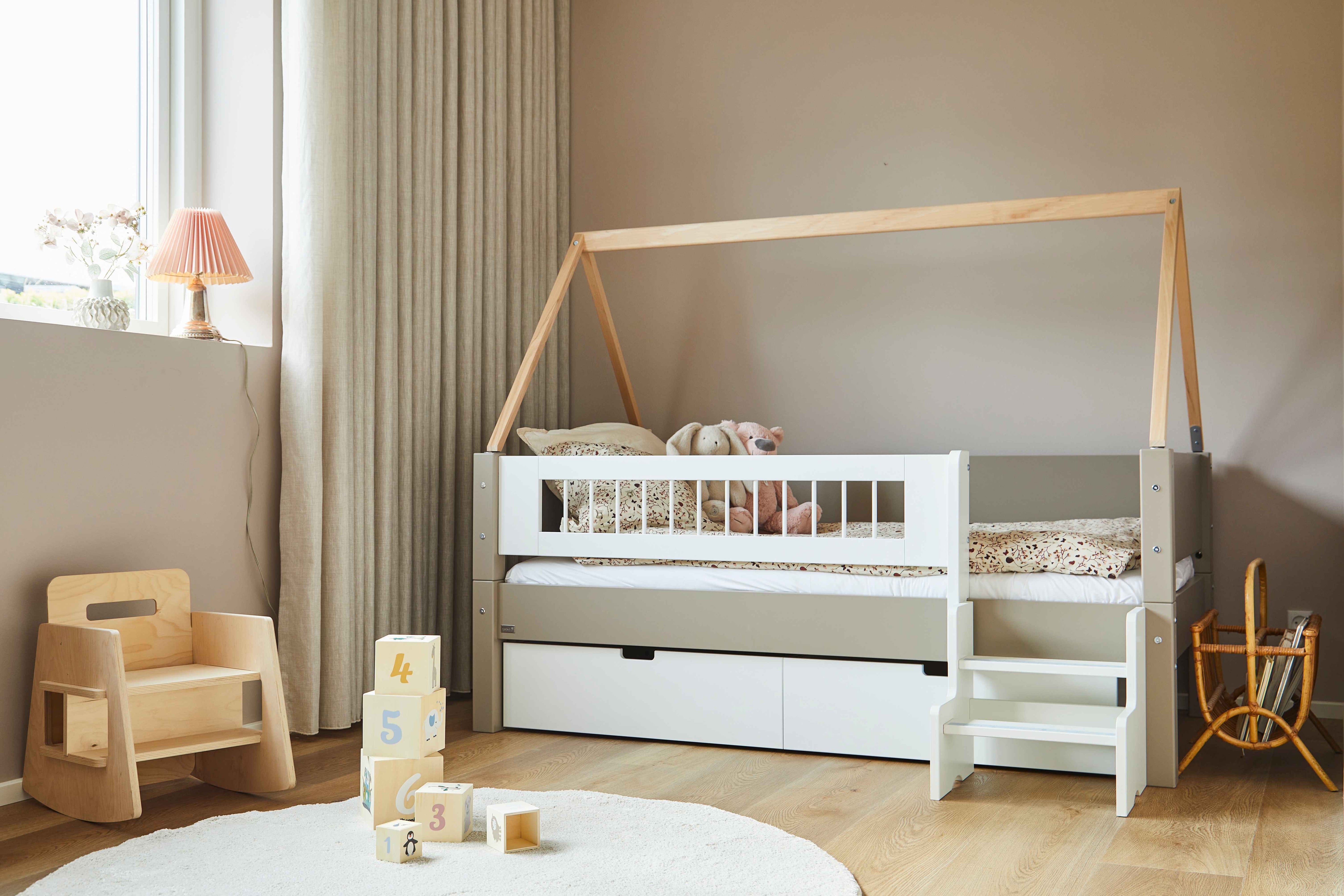 Manis-h Mimer husseng med grå ramme og skuffer