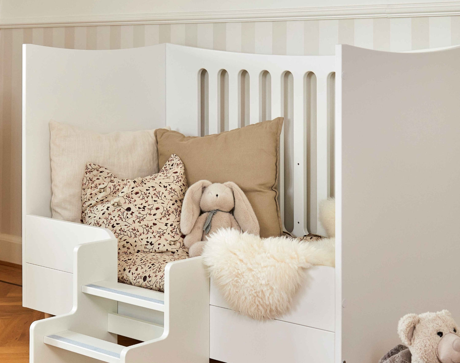 Delad bäddhäst till babysäng