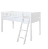 Mari halvhög barnsäng med sluttande stege